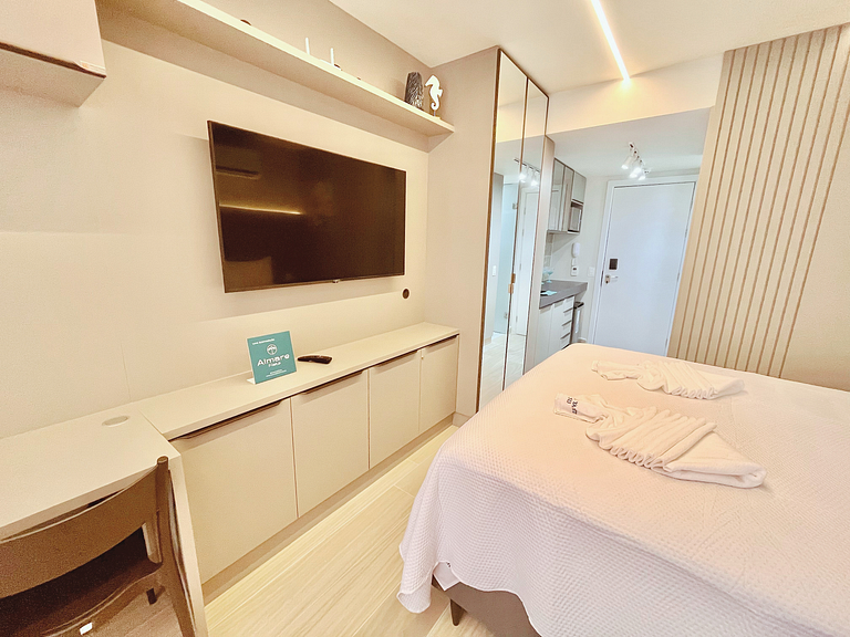 Setai Yacht Comfort - By Almare Flats
