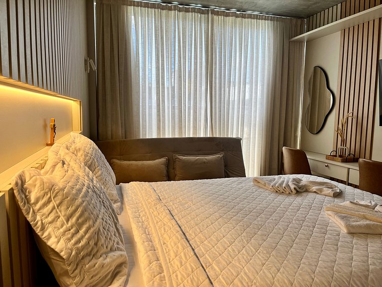 Setai Yacht Comfort II - By Almare Flats