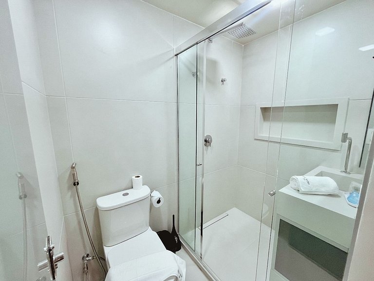 Setai Yacht Comfort - By Almare Flats