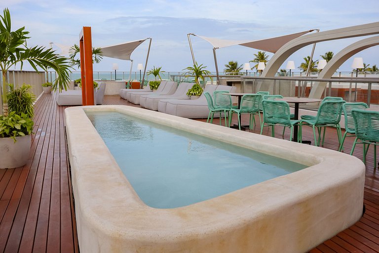 Setai Yacht Studio 3 - By Almare Flats